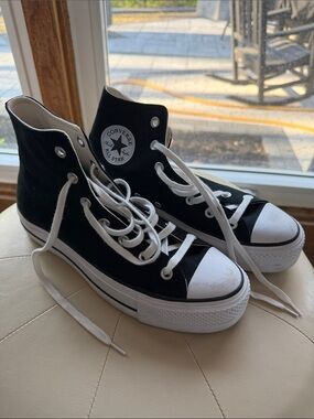 Converse Platform High Top Sneakers - Black & White - US 9